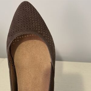 Brown Pointed Toe Flats with Textured Design